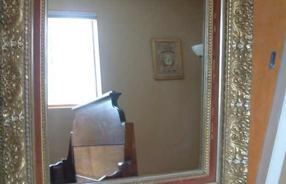 Elegant, gilded mirror